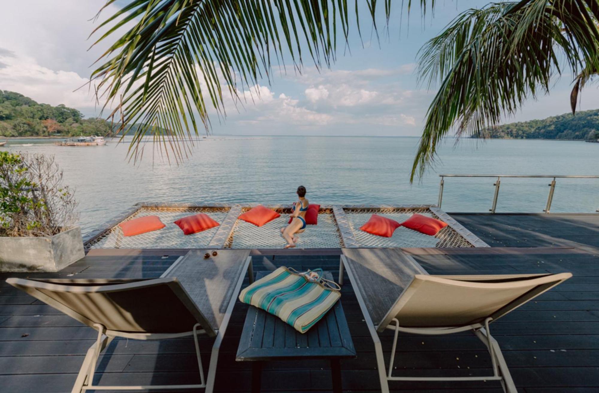 Tide Beachfront 5*