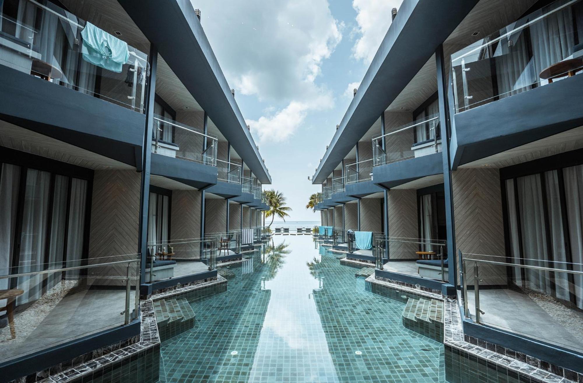 Отель Tide Beachfront Пхукет