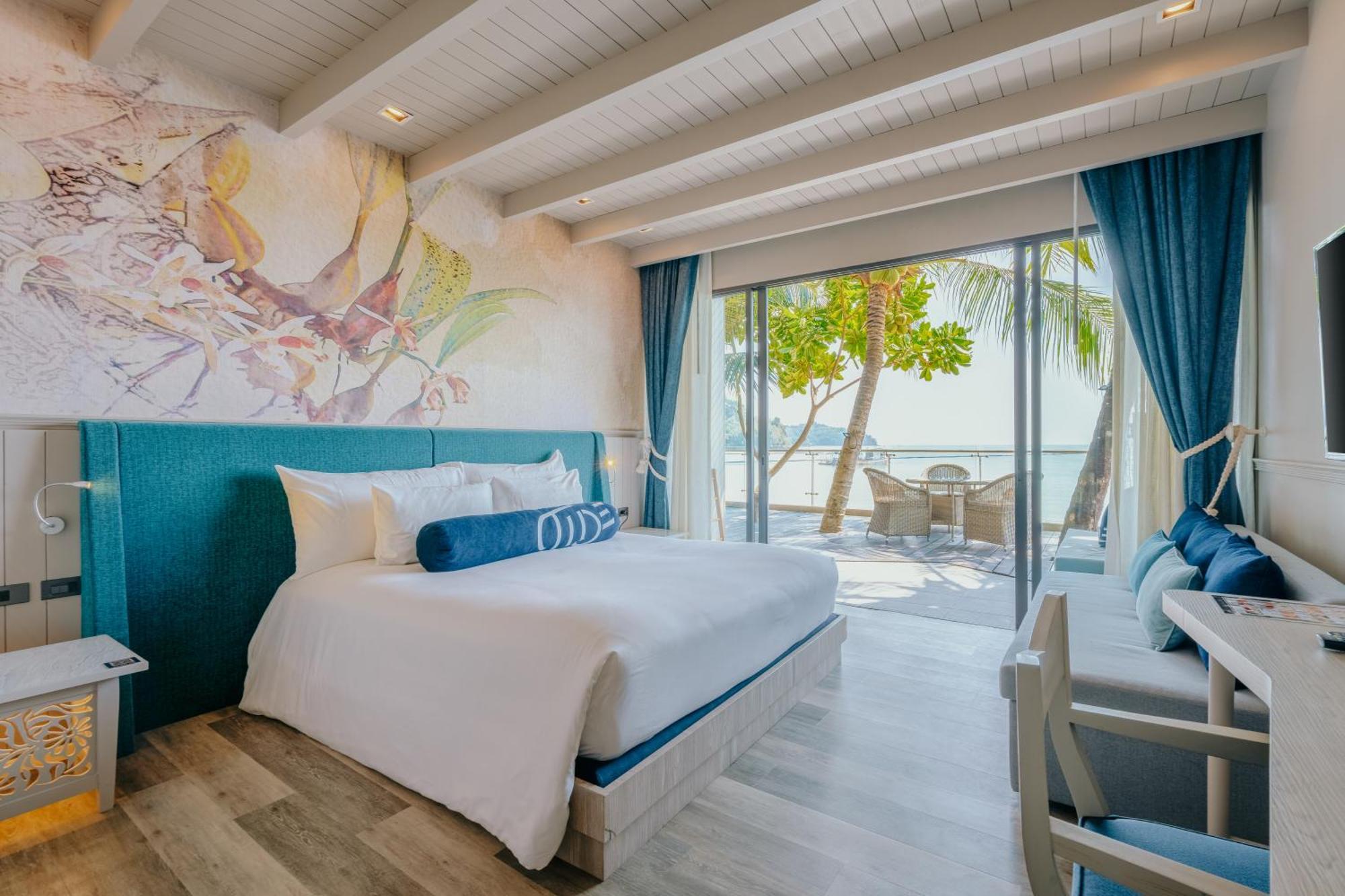 Отель Tide Beachfront Пхукет