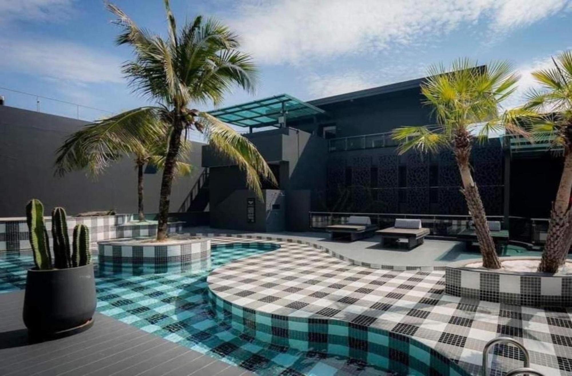 Tide Beachfront 5* Пхукет